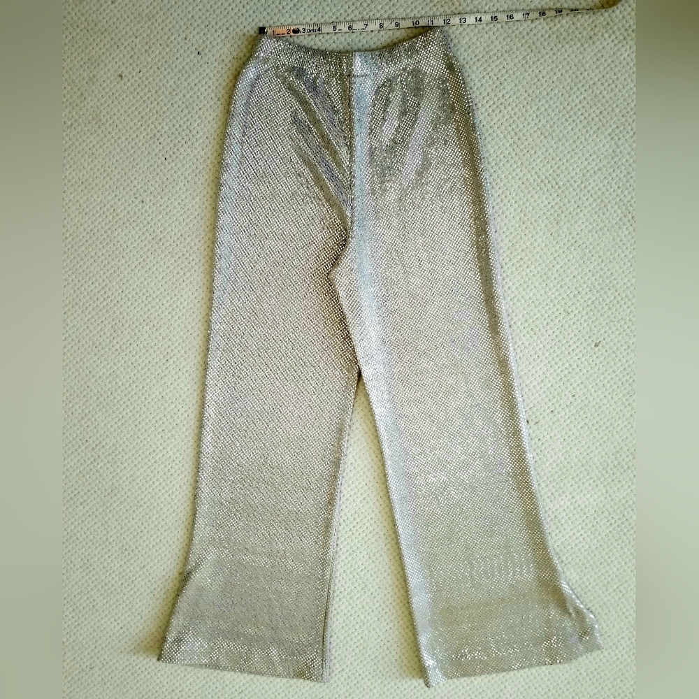 NWOT St. John Evening Lt. Grey w/ Silver Square Paillette Santana Pant. Size 6.